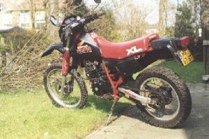 Numero twaalf, een Honda XL600R uit 1986. Baggerfiets. Ongeveer 1 jaar in bezit gehad tot 05-2004 Example Image