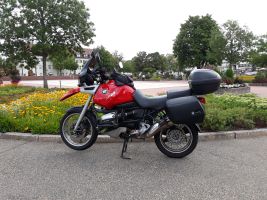 De negentiende, een machtige BMW R1100GS! Dijk van een motor, gekocht in 2017 en nog steeds in bezit. Vele mooie reizen mee gemaakt samen met collega's Guus en Wim! Example Image