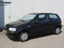 Nummer zes was mijn eerste lease auto, een VW polo. Na de overstap te hebben gemaakt van de chemie (Diosynth in Oss) naar de ICT (Committed Consultancy in Woerden) gedetacheerd via CC bij Compaq in Utrecht. En daarbij kreeg ik deze Polo mee Example Image