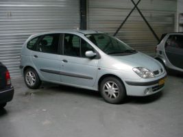 De tiende, een grijze Renault Scenic 1.9 diesel dit keer. Minder luxe maar toch fijn rijden met deze leasebak Example Image