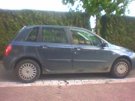 Numero twaalf, een vijfdeurs Fialt Stilo 1.9 JTD. Leasebak van een collega die hem net had besteld en daarna een andere baan kreeg. Dus toen kreeg ik deze Stilo. Absoluut geen straf, deze Italiaan Example Image