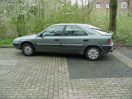 Nummer veertien, een Citroen Xantia 1.4. Eigenlijk de fijnste auto die ik ooit heb gehad. Weer gekocht bij Ton Bokmans. Net overgestapt naar andere baan bij Caligen in Breda en die afstand trok de Fiesta niet meer. Maar wat een zalige auto is zo'n Xantia toch, heerlijk! Example Image