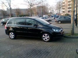De laatste leasebak is deze Opel Zafira. Nummer achttien in de rij en ook weer een diesel. Enorm luxe auto Example Image